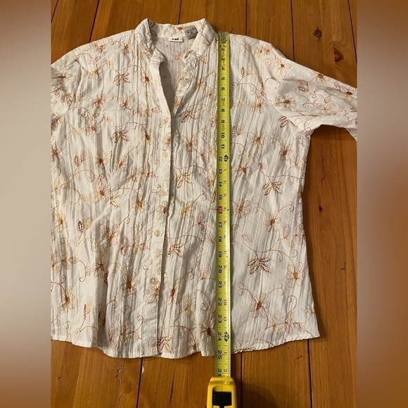 Lee Women’s Button Up Floral Bohemian Embroidered Long Sleeve Top. Size Large - Picture 10 of 11